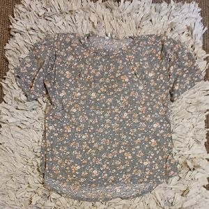 Floral Short Sleeve Top in Gray and Orange